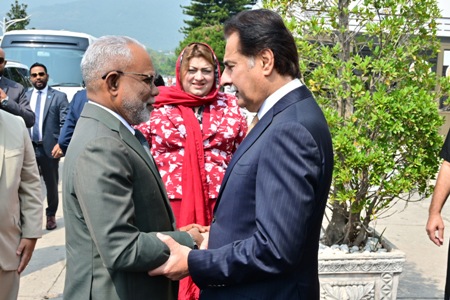Islamabad 22.09.2026: Speaker National Assembly Sardar Ayaz Sadiq receiving Speaker of the People's Majlis of Maldives Mr. Abdul Raheem Abdulla on his arrival at Parliament House